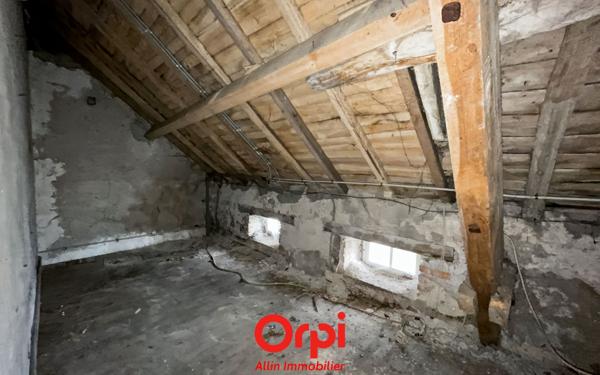 Maison à vendre    2 pièces •  Bézenet