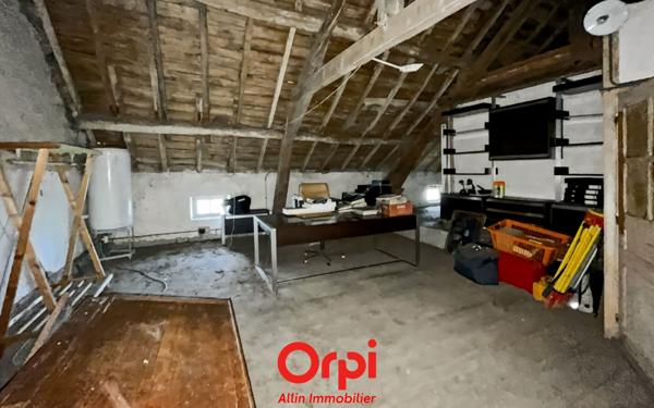 Maison à vendre    2 pièces •  Bézenet