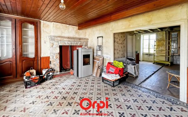 Maison à vendre    2 pièces •  Bézenet