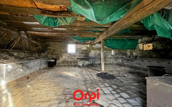 Maison à vendre    2 pièces •  Bézenet