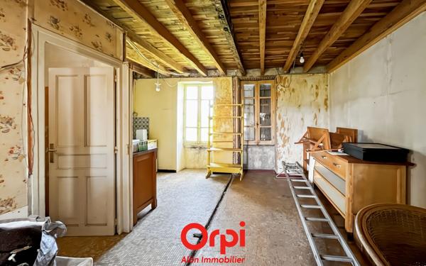 Maison à vendre    2 pièces •  Bézenet