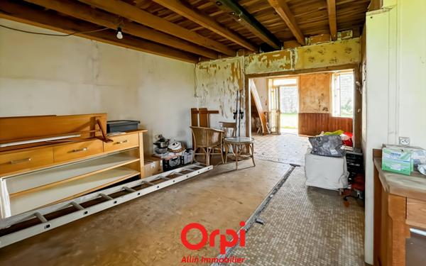 Maison à vendre    2 pièces •  Bézenet