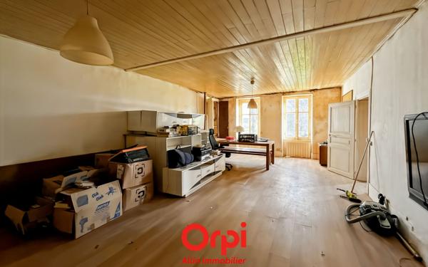 Maison à vendre    2 pièces •  Bézenet