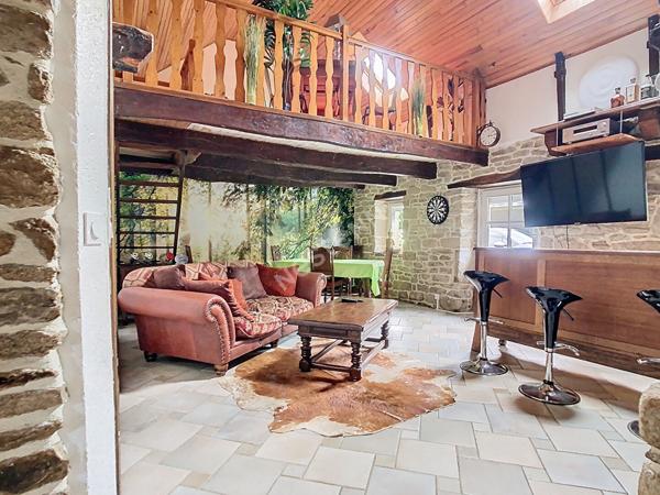 Ensemble immobilier à Langolen - 186m² - Longère - 1973m² de terrain - Hangar