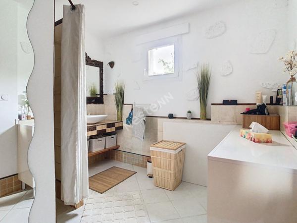 Ensemble immobilier à Langolen - 186m² - Longère - 1973m² de terrain - Hangar