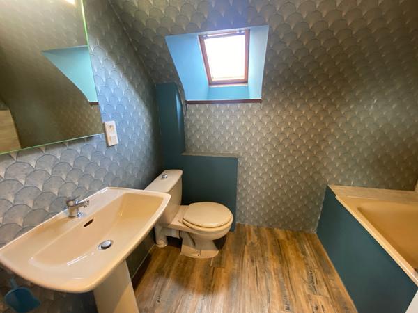 Maison Riec Sur Belon 5 pièces 120 m2 située en hyper centre entièrement rénovée .