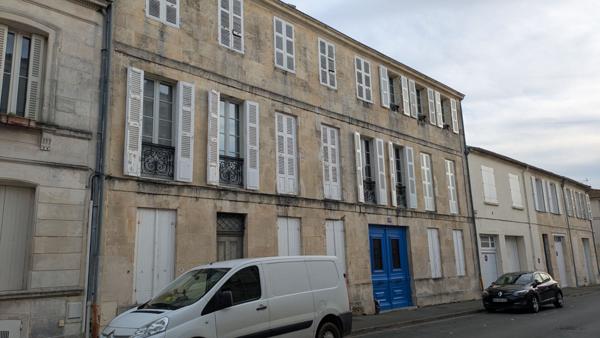 Appartement 2 pièces à vendre Rochefort - 17300 / Réf: 3352