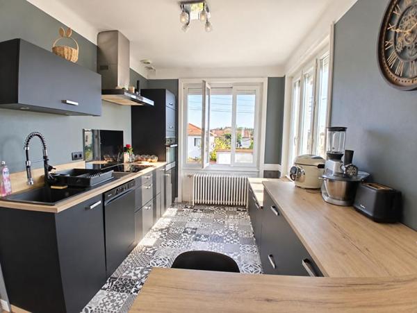 Roanne - Maison 7 pièce(s) 140.2 m2 - 5 chambres et 509m² de terrain