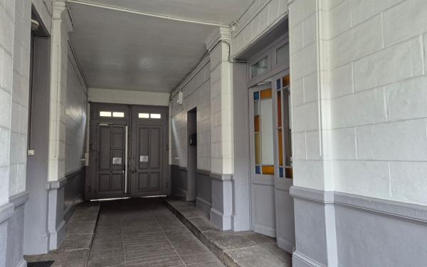 Appartement à vendre    1 pièce • 27,62 m2 Saint-Étienne