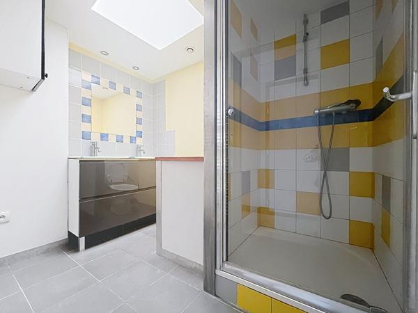 Quartier Saint-Jacques, appartement, 2 chambres, lumineux, parquet ancien, busway, tramway, super, boulangerie, écoles