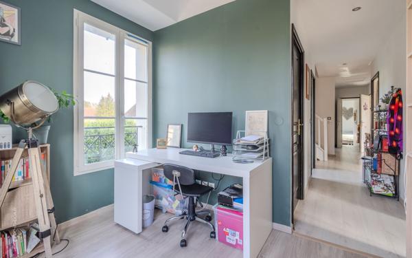 Maison à vendre    8 pièces • 157,41 m2 Magny-le-Hongre