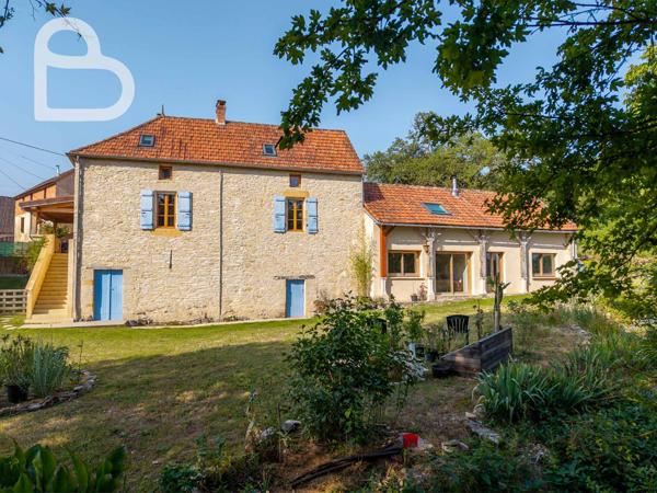 Salviac (46340) Maison en pierre avec piscine et grange