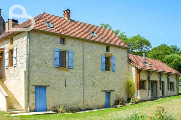 Salviac (46340) Maison en pierre avec piscine et grange