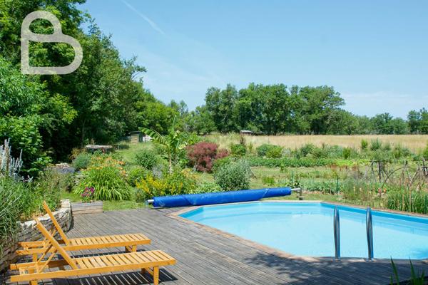 Salviac (46340) Maison en pierre avec piscine et grange