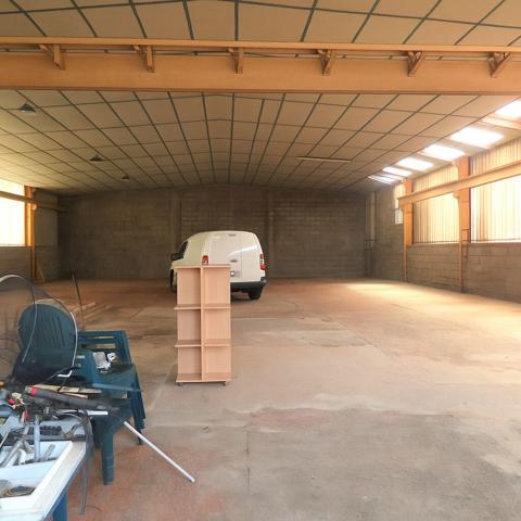 Hangar de 475m² avec terrain de 1 300 m²