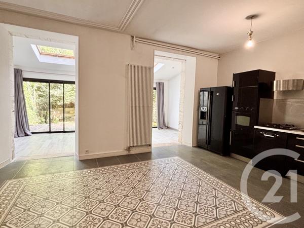 Maison à vendre  6 pièces - 168 m 2   ANGOULEME  - 16
