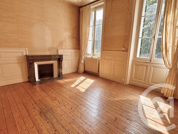 Maison à vendre  6 pièces - 168 m 2   ANGOULEME  - 16