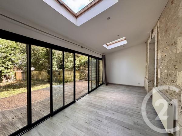 Maison à vendre  6 pièces - 168 m 2   ANGOULEME  - 16