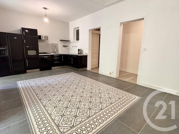 Maison à vendre  6 pièces - 168 m 2   ANGOULEME  - 16