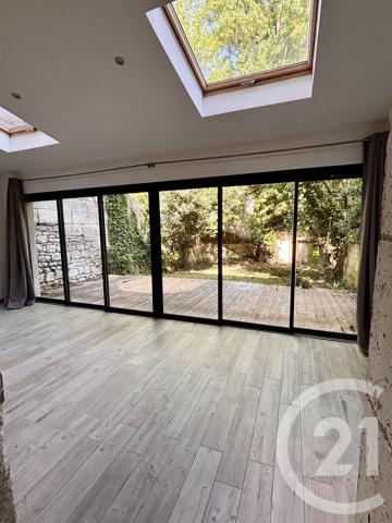 Maison à vendre  6 pièces - 168 m 2   ANGOULEME  - 16