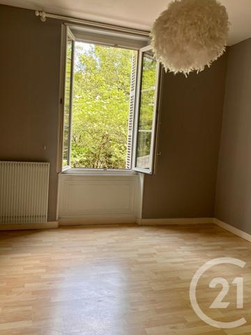 Maison à vendre  6 pièces - 168 m 2   ANGOULEME  - 16
