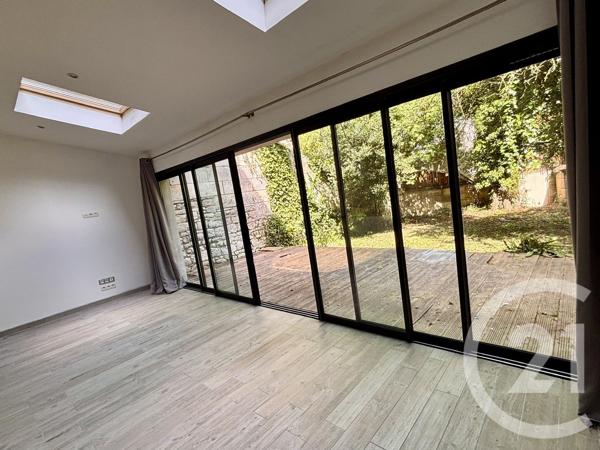 Maison à vendre  6 pièces - 168 m 2   ANGOULEME  - 16