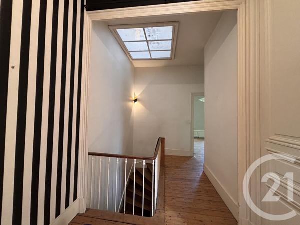 Maison à vendre  6 pièces - 168 m 2   ANGOULEME  - 16