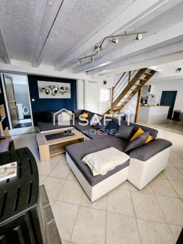 Longère  avec dépendances, terrain arboré et grand potentiel – au calme absolu