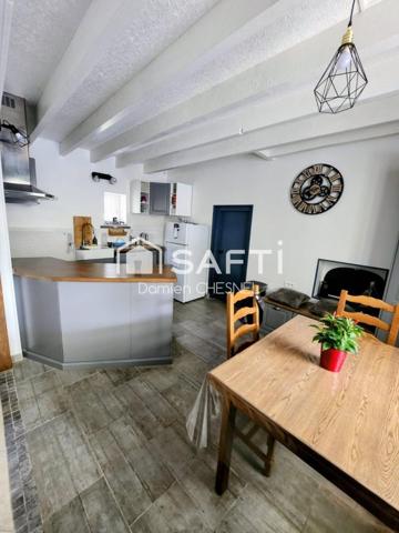 Longère  avec dépendances, terrain arboré et grand potentiel – au calme absolu