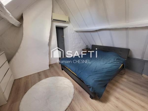 Longère  avec dépendances, terrain arboré et grand potentiel – au calme absolu