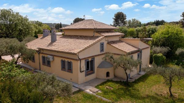 Maison entièrement restaurée dans un cadre privilégié
