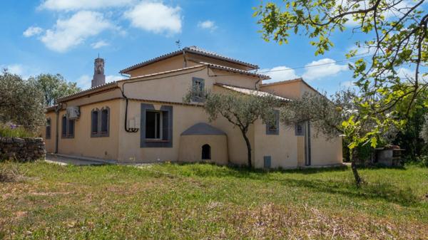 Maison entièrement restaurée dans un cadre privilégié