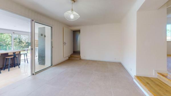 Maison entièrement restaurée dans un cadre privilégié