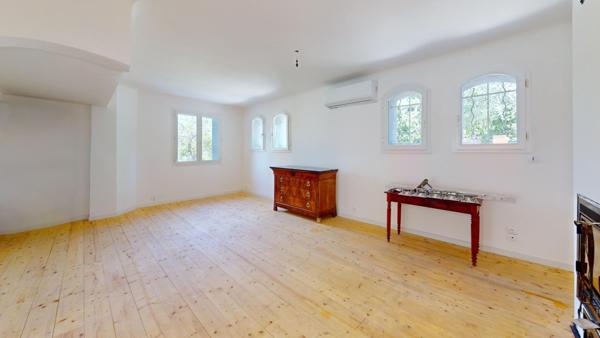 Maison entièrement restaurée dans un cadre privilégié