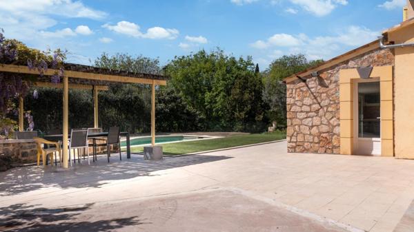 Maison entièrement restaurée dans un cadre privilégié