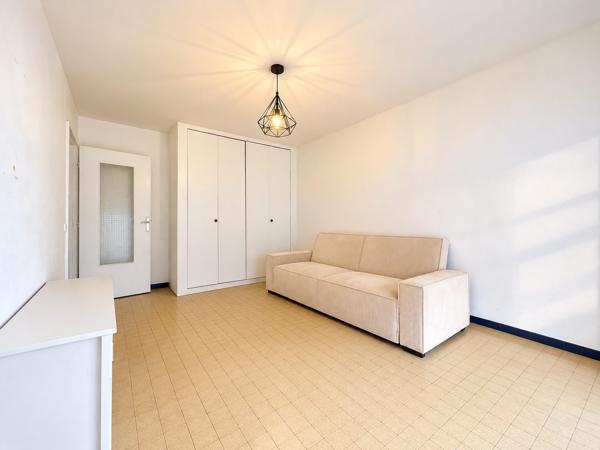 STUDIO AVEC TERRASSE ET PARKING PRIVATIF – ANNEMASSE PROCHE GARE