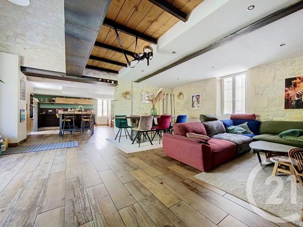 Maison à vendre  5 pièces - 205,57 m 2   ECHILLAIS  - 17