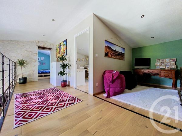 Maison à vendre  5 pièces - 205,57 m 2   ECHILLAIS  - 17
