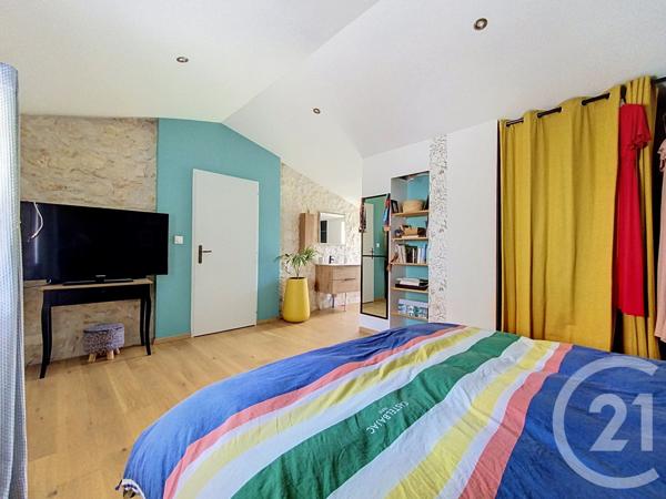 Maison à vendre  5 pièces - 205,57 m 2   ECHILLAIS  - 17