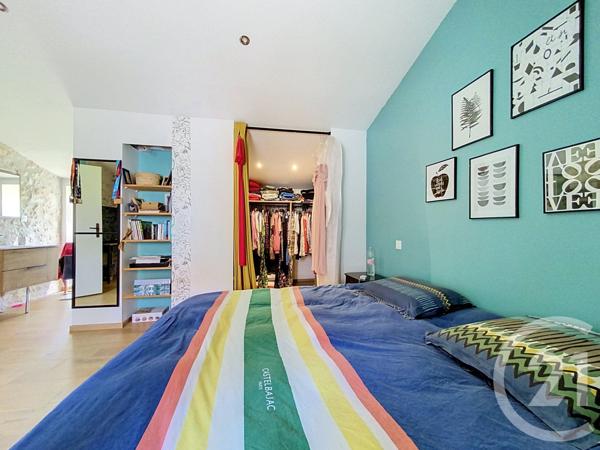 Maison à vendre  5 pièces - 205,57 m 2   ECHILLAIS  - 17