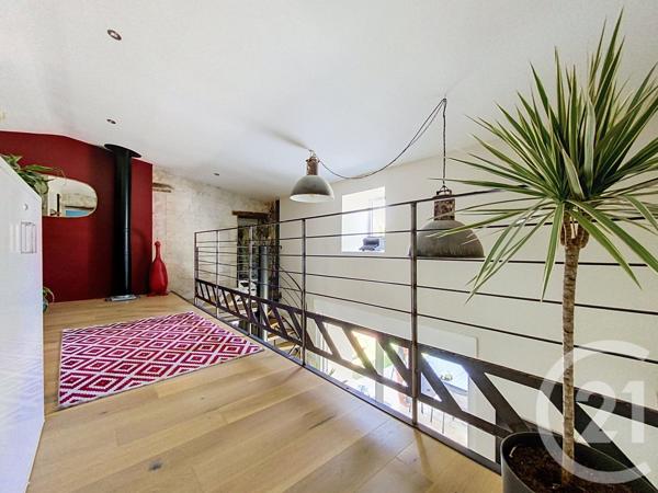 Maison à vendre  5 pièces - 205,57 m 2   ECHILLAIS  - 17