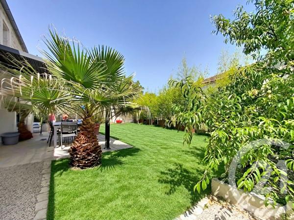 Maison à vendre  5 pièces - 205,57 m 2   ECHILLAIS  - 17