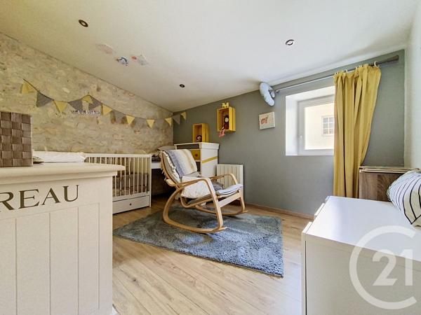 Maison à vendre  5 pièces - 205,57 m 2   ECHILLAIS  - 17