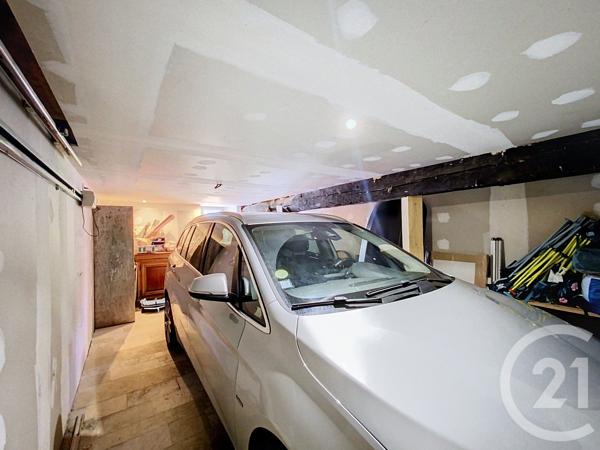 Maison à vendre  5 pièces - 205,57 m 2   ECHILLAIS  - 17