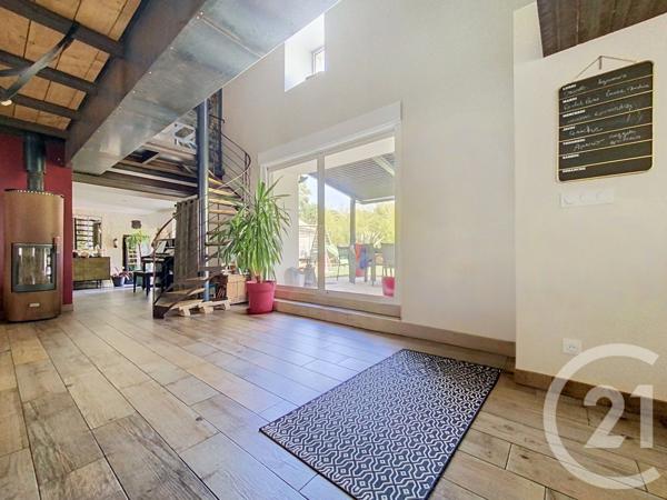 Maison à vendre  5 pièces - 205,57 m 2   ECHILLAIS  - 17