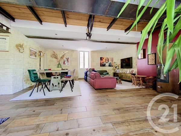 Maison à vendre  5 pièces - 205,57 m 2   ECHILLAIS  - 17