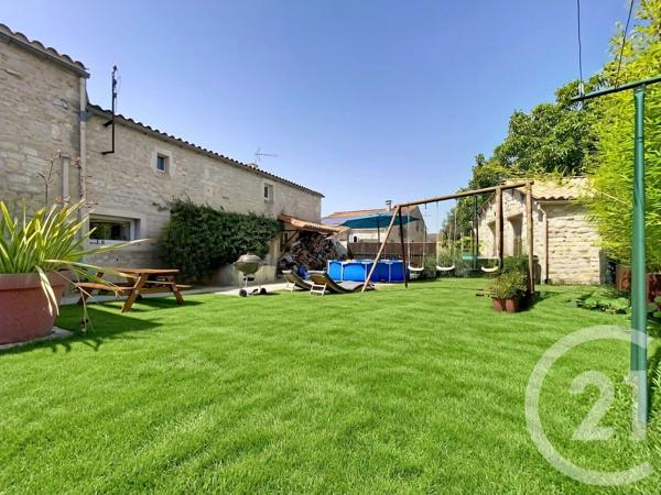 Maison à vendre  5 pièces - 205,57 m 2   ECHILLAIS  - 17