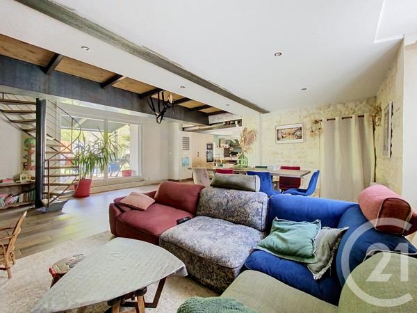 Maison à vendre  5 pièces - 205,57 m 2   ECHILLAIS  - 17