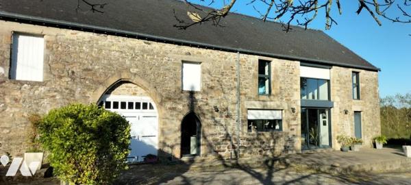 A VENDRE 56 PLOEREN, proche Vannes et Arradon, belle propriété, sur terrain + de 4 hectares + hangar