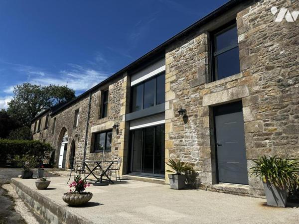 A VENDRE 56 PLOEREN, proche Vannes et Arradon, belle propriété, sur terrain + de 4 hectares + hangar